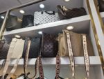 کیف بزرگ مارک دسته دار با بند پهن - Image 2